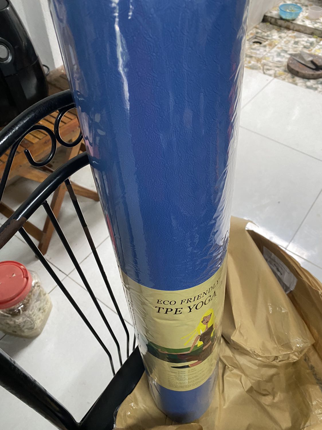 Đóng gói, thảm cũng được, dày chắc không được 6mm đâu