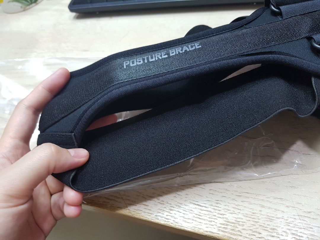 đai lưng khá đẹp. đeo vào khá thoải mái. giữ lưng thẳng tốt. ko bị khó chịu