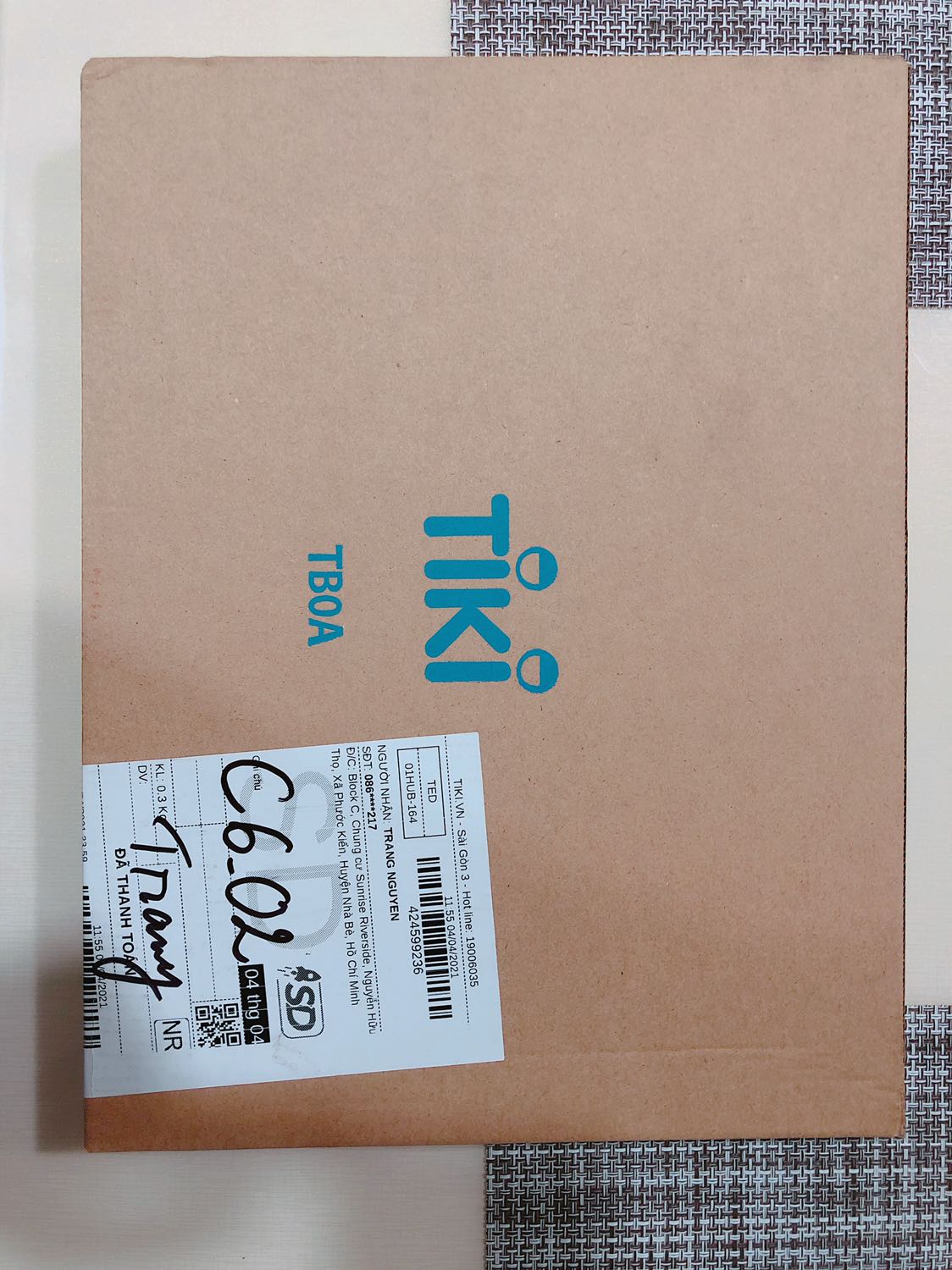 Từ ngày mua cây lau nhà này thì nó đã là chân ái của mình, vậy nên mua thêm luôn đầu mút bổ sung. Tiki đóng gói đẹp, giao hàng nhanh, sản phẩm không bị lỗi. Có hơi ẩm ở trong là để cho đầu mút được thẳng nhé