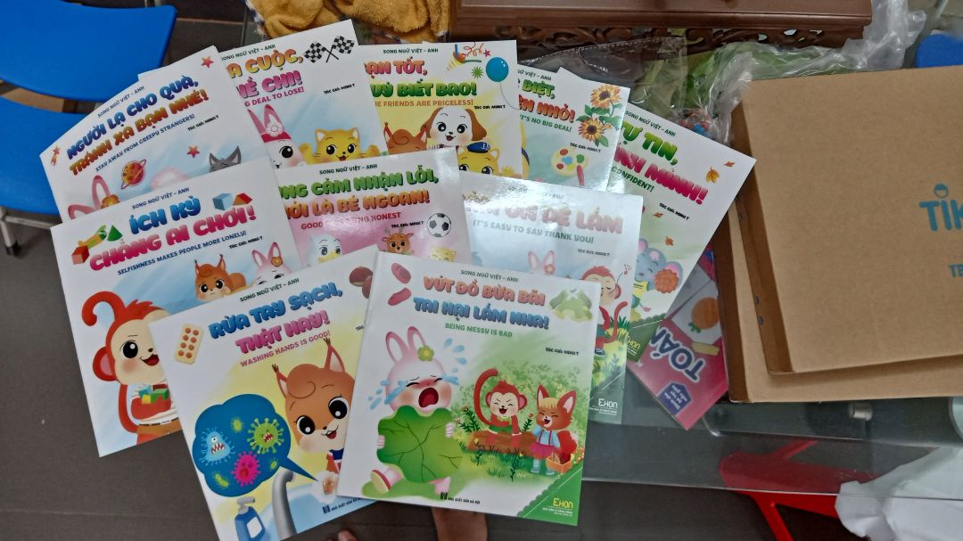 hay, rất đáng mua, shop giao đủ sl sách, hình ảnh khá đẹp và sinh động