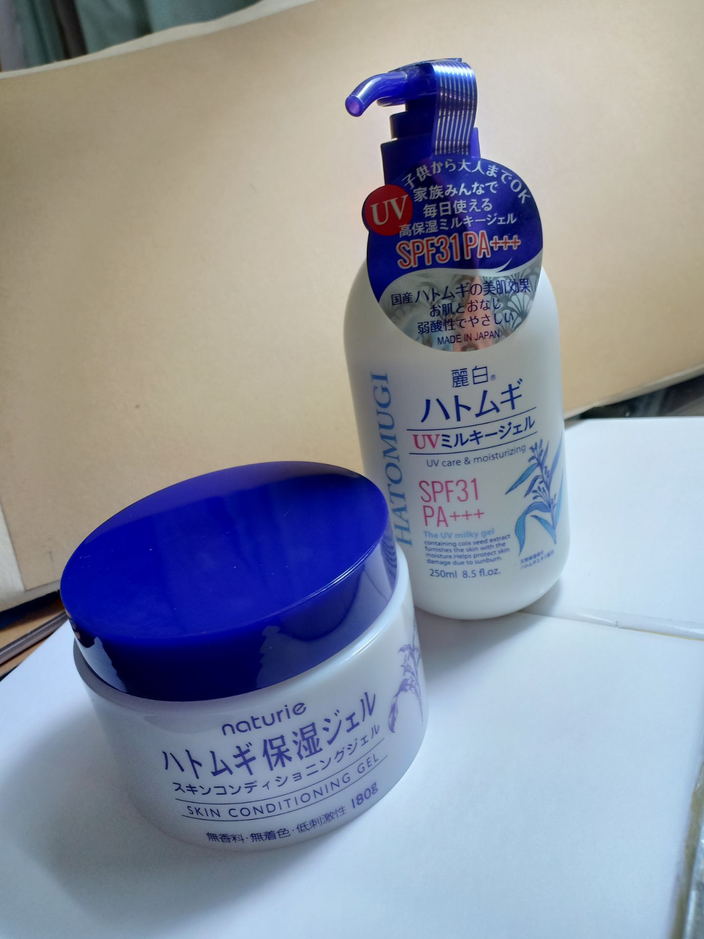 Thực sự dùng rất thích gel thấm nhanh và mềm da. Mình dùng buổi tối sáng ngủ dậy thấy da căng mướt cảm giác như được bổ sung nước. cảm thấy rất hài lòng:) chắc chắn khi dùng hết sẽ mua tiếp. Tiki giáo hàng nhanh, cẩn thận