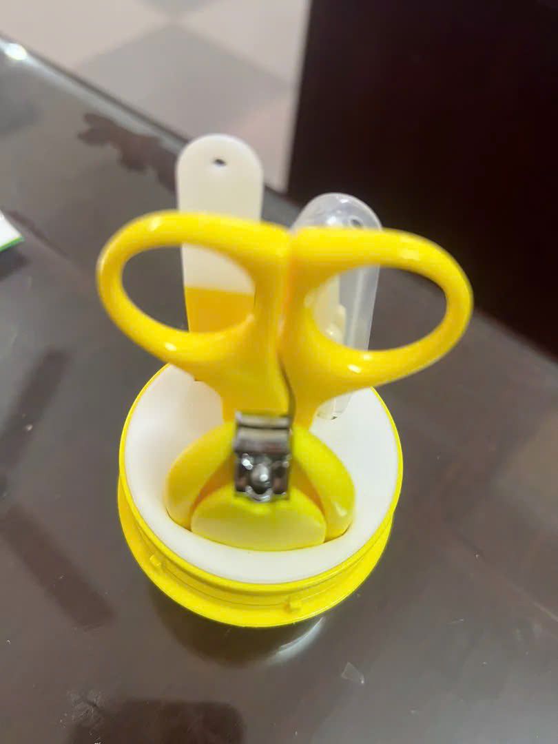 Hình đẹp , giao hàng nhanh. Bộ bấm sắc , rất hài lòng