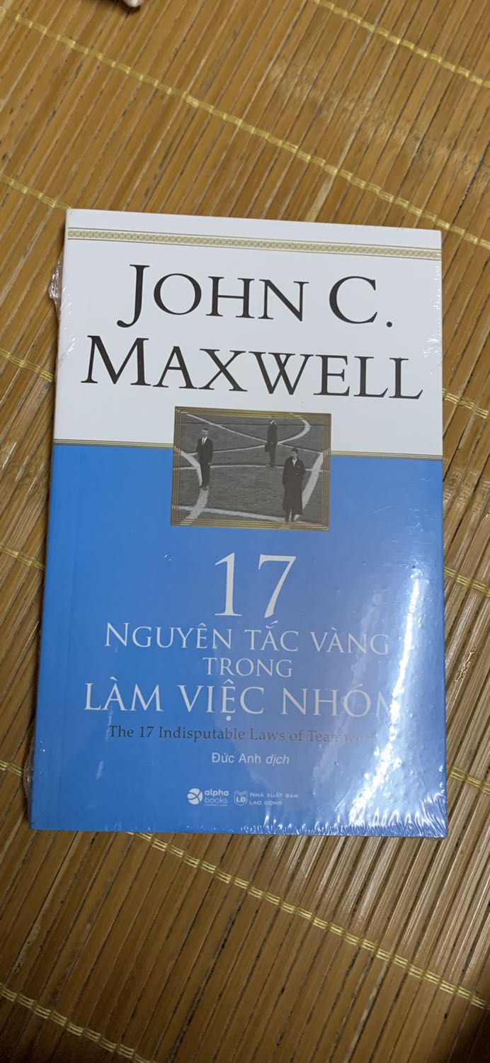 Sách đẹp, nguyên seal. Shop giao hàng hơi lâu và không có mục để xem kiểm tra tiến trình giao hàng nên khá bất tiện