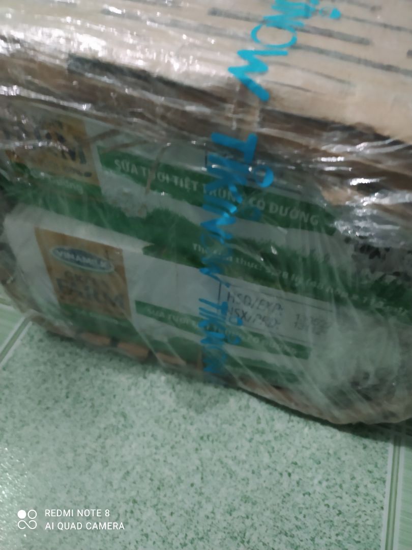 Giao hàng nhanh lắm,đóng gói cẩn thận,hạn sử dụng còn xa. Sữa uống ngon, bé nhà mình  rất thích uống.
