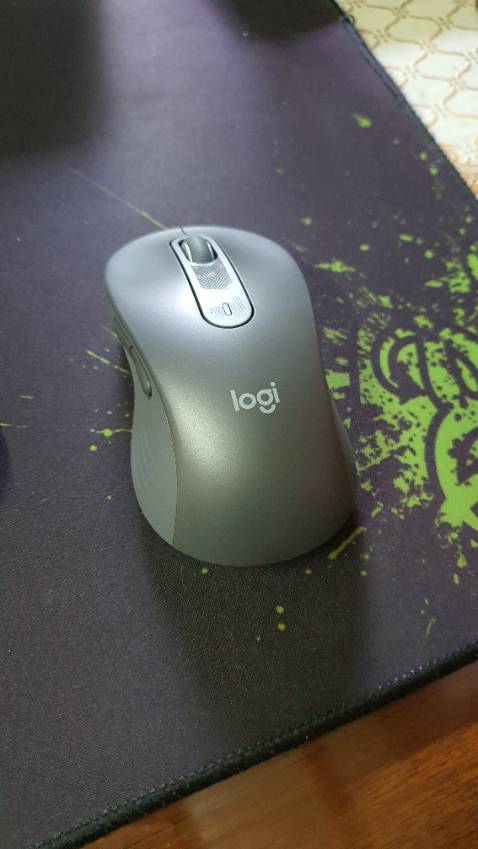 Hơi to so với tay, cảm giác dùng hơi vướng và mỏi tay.