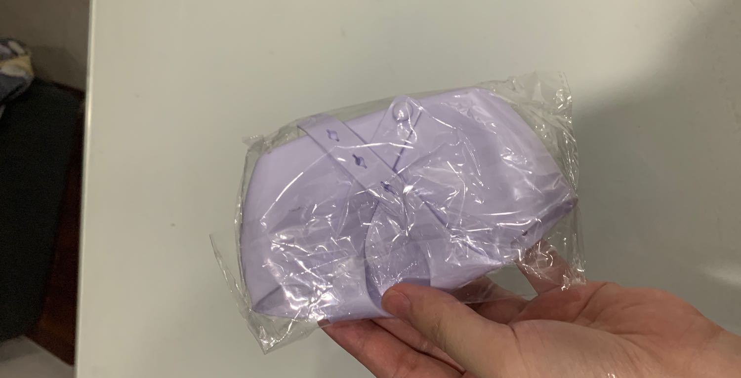 Hoàn thành đúng nhiệm vụ dc quảng cáo nhưng mà mùi nhựa hôi khủng khiếp =))) mình rửa 2-3 lần vs xà phòng rửa bát rồi chỉ đỡ dc 1 ít. Cứ rửa bát là ngửi dc mùi nhựa hôi.