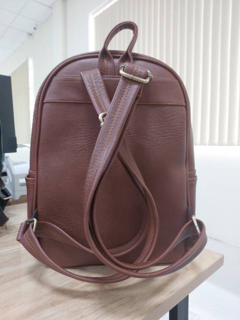 Kiểu dáng thiết kế rất đẹp . Chất liệu da tốt và giá cả phải chăng ...luôn ủng hộ shop