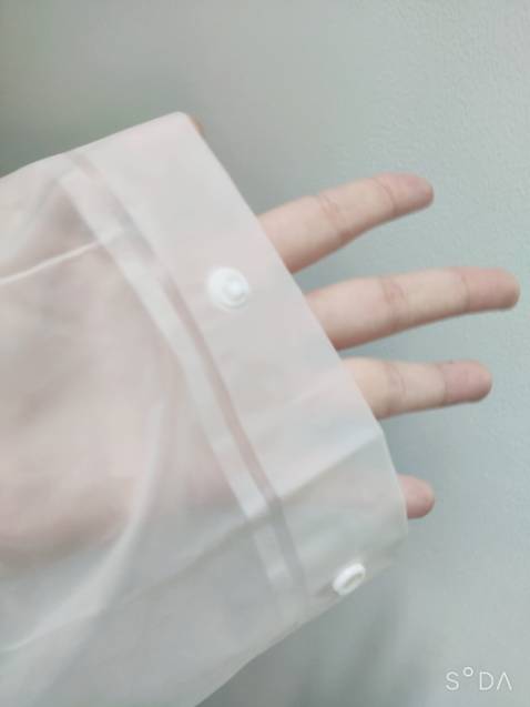 Mình cao 1m6 mặc rất vừa. Chất liệu vừa phải không mỏng quá không dày quá. Nón tháo lắp được thoải mái. Mặc kín bưng ấm áp.