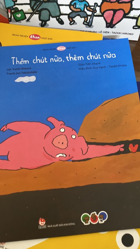 thích màu sắc của quyển này, đúng là sách nhật nên chuyện nhẹ nhàng nhưng rất đúng gu các con