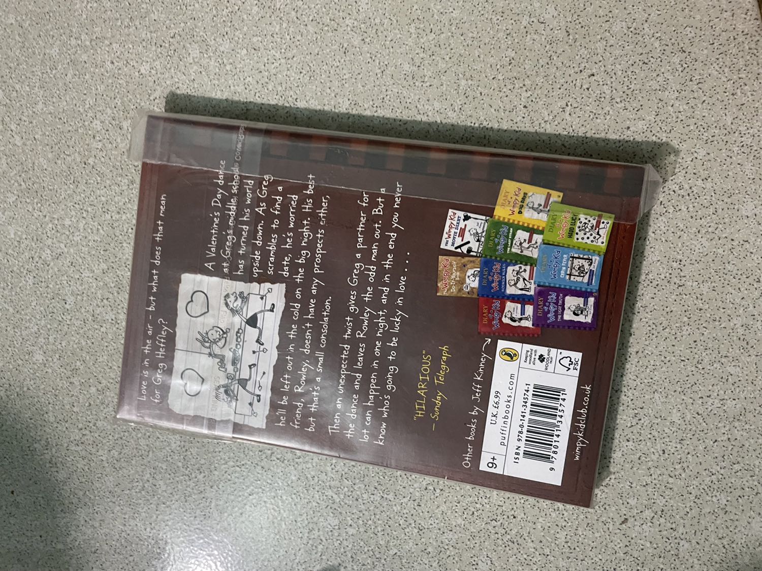 Sách được đóng gói kĩ càng shop quá đỗi cute. Hàng được giao nhanh bất ngờ tất cả dịch vụ đều tốt iuiu shop nhiều ạ😍😍