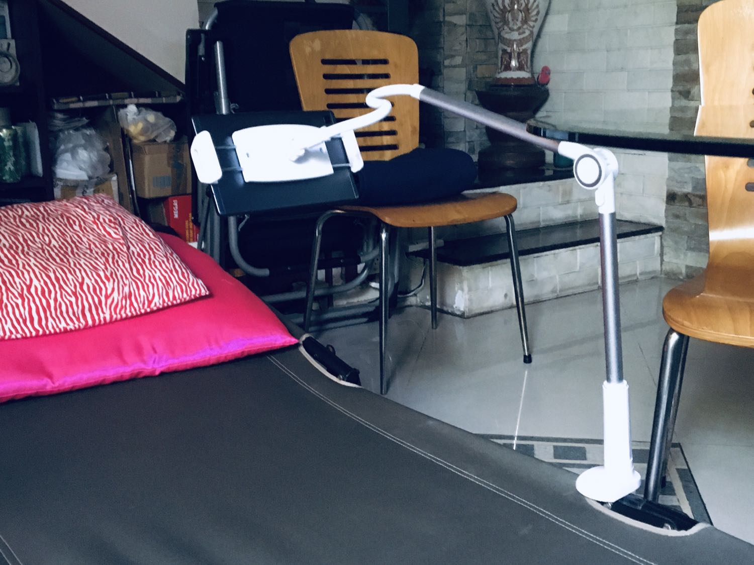 Nhìn cảm quan và sử dụng, bước đầu thấy hàng tốt và chất lượng, mẫu mã đẹp tiện ích. Độ bền cần thời gian mới biết, sản phẩm đúng như Tiki mô tả, đáng mua.