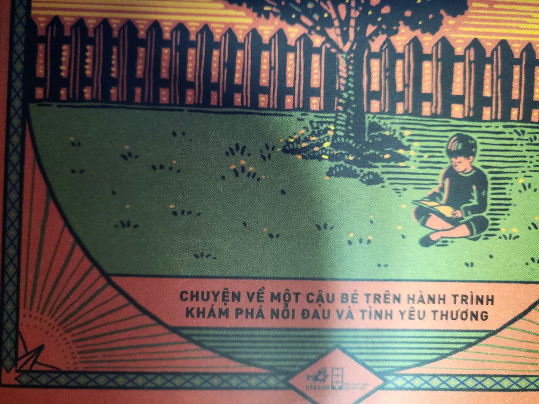 Thấy nhiều bạn chê tiki gói hàng quá, may sao hàng mình không bị hư một tẹo nèo! mà đúng thật là hơi sơ sài ko bọc chống xóc, chỉ có sách và cái hộp.
rewiew sách: mik nghĩ cuốn này jhas healing( viết kiểu kể chuyện đọc ko  chán) nó thật sư là khám phá nỗi đau và yêu thương.