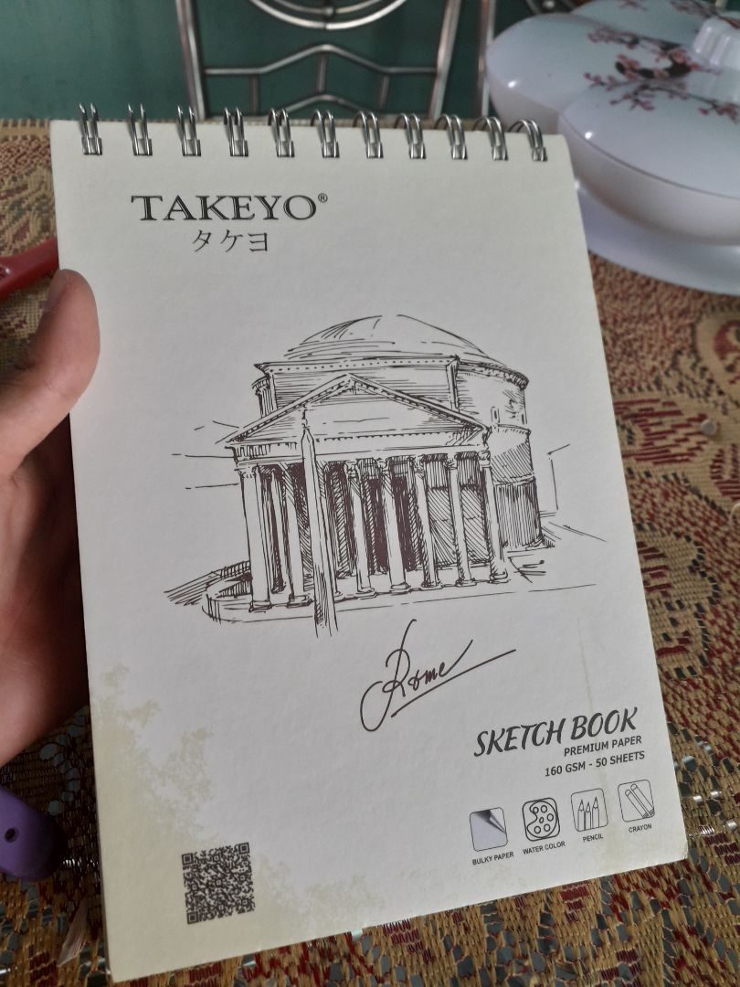 Đóng gói gọn,bao bì đẹp,giấu khá tốt nhưng không tô được màu nước,giấy chỉ phù hợp vs sketch mà thôi.Tuy nhiên giao hàng nhanh và sớm hơn dự định và anh shipper khá dễ thương