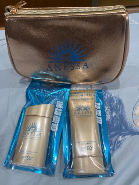 Quảng cáo ghi tặng chai 12ml và 1 cái túi make up nhưng chỉ có túi mà ko có chai 12ml  dù mua đúng ngày khuyến mãi Quảng cáo ghi tặng chai 12ml và 1 cái túi make up nhưng chỉ có túi mà ko có chai 12ml  dù mua đúng ngày khuyến mãi