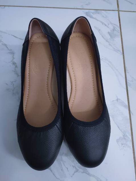 Kiểu dáng đẹp ,êm chân