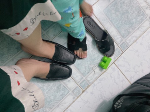 Giày dép của shop chất lượng nhá mn, như hình, da và đường may xuất sẵc, êm chân lắm, sẽ trở thành khách ruột, đề nghị shop ra thêm một số mẫu sục nữ xinh đẹp hơn nhé!