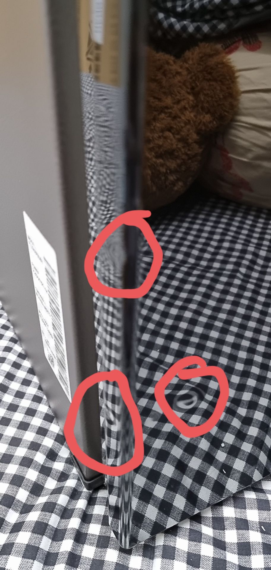 tủ bị móp 3 chỗ, sản phẩm giao muộn 1 ngày không thông báo.
Cảm giác chờ đến ngày giao không giao 14/06/21 thì đến ngày 15/06 nhận được 1 cái tủ móp 3 chỗ thất vọng vô cùng.
Mong tiki sớm hỗ trợ đổi lại cho tôi tủ khác.
Xin cảm ơn