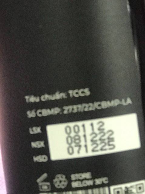 ko biết diễn ra mùi như thế nào nhưng mà mùi này cũng dễ chịu lắm 3 mùi thì mùi nào mình cũng ưng. Nếu có hỏi là tui có mua lại ko thì tui sẽ trả lời là CÓoo nhé!!!!