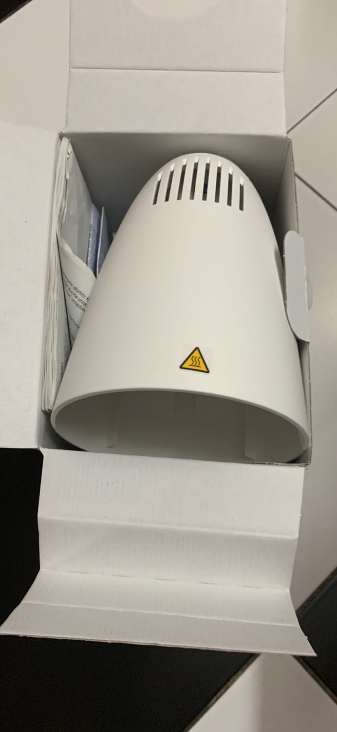 Mình mua đèn mà không thấy shop giao bóng đèn chỉ có cái vỏ đèn sao sử dụng được