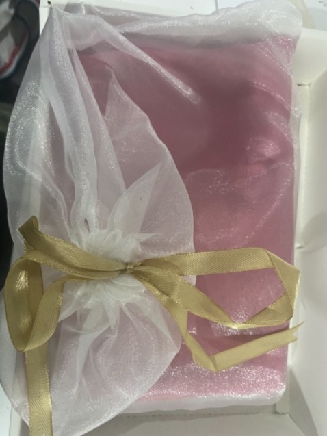 Nhìn cách đóng gói là biết nhà bán tôn trọng khách hàng thế nào rồi. Hơn nữa áo rất đẹp, vừa vặn và thoải mái. Tư vấn thì nhiệt tình, mình không thất vọng chút nào.