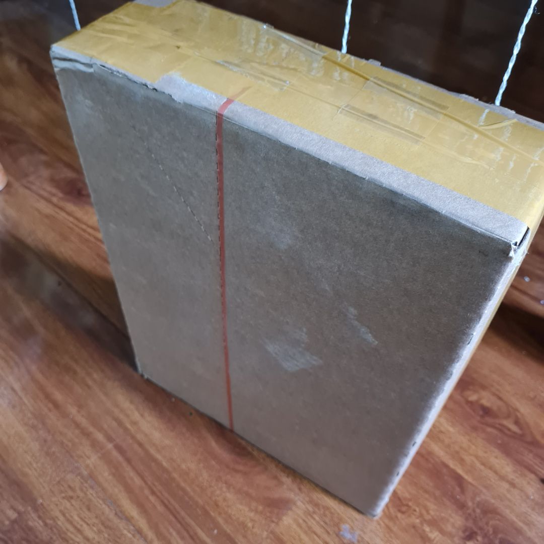 Không có thông tin về nhà nhập khẩu và phân phối. Không rõ hàng thật hay hàng nhái. Tiki cần tăng khả năng kiểm soát hàng hóa