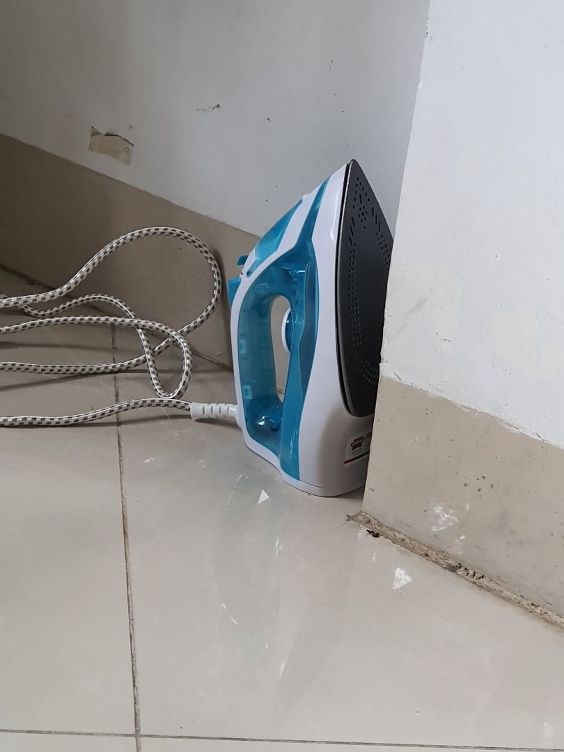 quá kém, cho nước vào thì bị rò chảy ra hết, chỉ ủi khô đc thôi