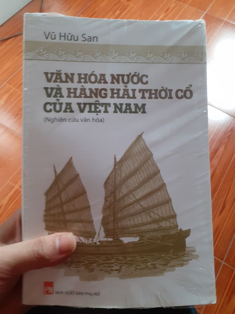 sách mới vẫn còn nguyên bọc giấy bóng, giao hàng cực cả nhanh luôn.
đang cần tìm mấy quyển tư liệu lịch sử về hàng hải thời cổ may quá lại tìm được trên tiki