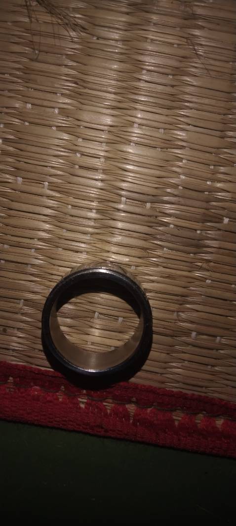 Hoa tiết đẹp độ chi tiết cao nhưng mình đặt màu vàng mà giao màu trắng