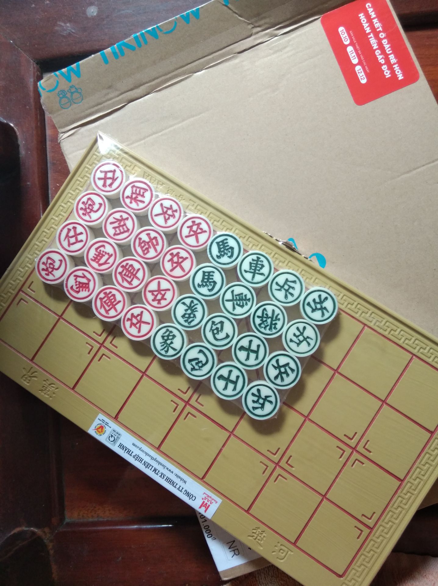 Sản phẩm đẹp, sắc nét, chất lượng bàn và quân cờ tốt, giao hàng rất nhanh, ưng ý