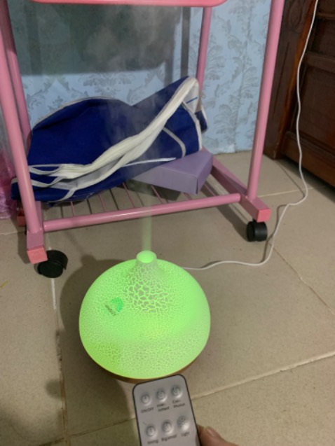 Đóng gói tốt, có tặng 3 tịn dầu, phun khá đều, đèn nhiều màu, dùng thích Đóng gói tốt, có tặng 3 tịn dầu, phun khá đều, đèn nhiều màu, dùng thích