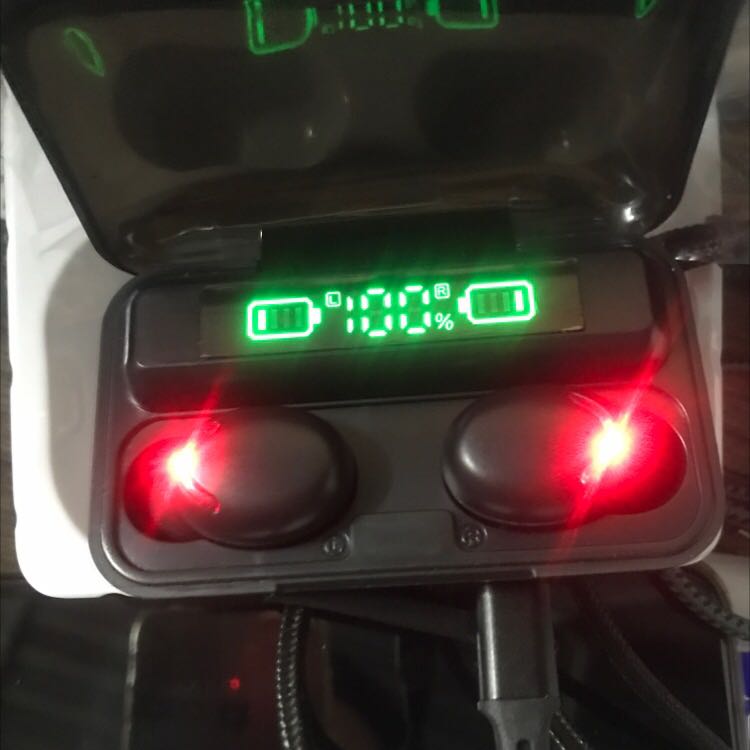 Đánh giá đầu tiên cho shop Điện tử sài gòn: cảm nhận ban đầu khá ok chất lượng âm thanh ổn pass hay (cũng không thể đòi hỏi hơn với loại tai nghe giá như thế này), giao hàng khá nhanh.lần đầu mua trên tiki thấy hài lòng