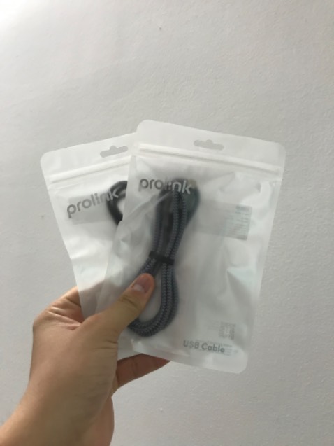 Sạc nhanh, ổn định, đầu sạc chắn chắn, khít với thiết bị. Dây bù dù chắc chắn