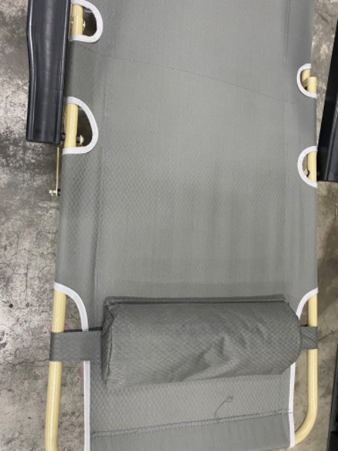 Sản phẩm giao không đúng: không có logo sản phẩm, không có tem bảo hành, đặt hàng màu xanh nhưng lại giao màu ghi trong khi đó tôi phải trả tiền cho sản phẩm màu xanh cao hơn màu ghi 100K