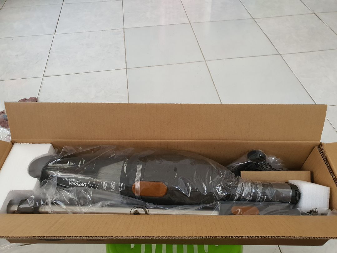 Nhỏ gọn, lực hút khá mạnh. Giao hàng rất nhanh, đặt 9h sáng 12h nhận được hàng rồi. Phụ kiện đầy đủ. Giá mà cái đầu hút dài thêm chút nữa thì hay quá. Mới dùng cũng chưa biết có bền không. Dù sao thì với giá này thì thế là ổn.