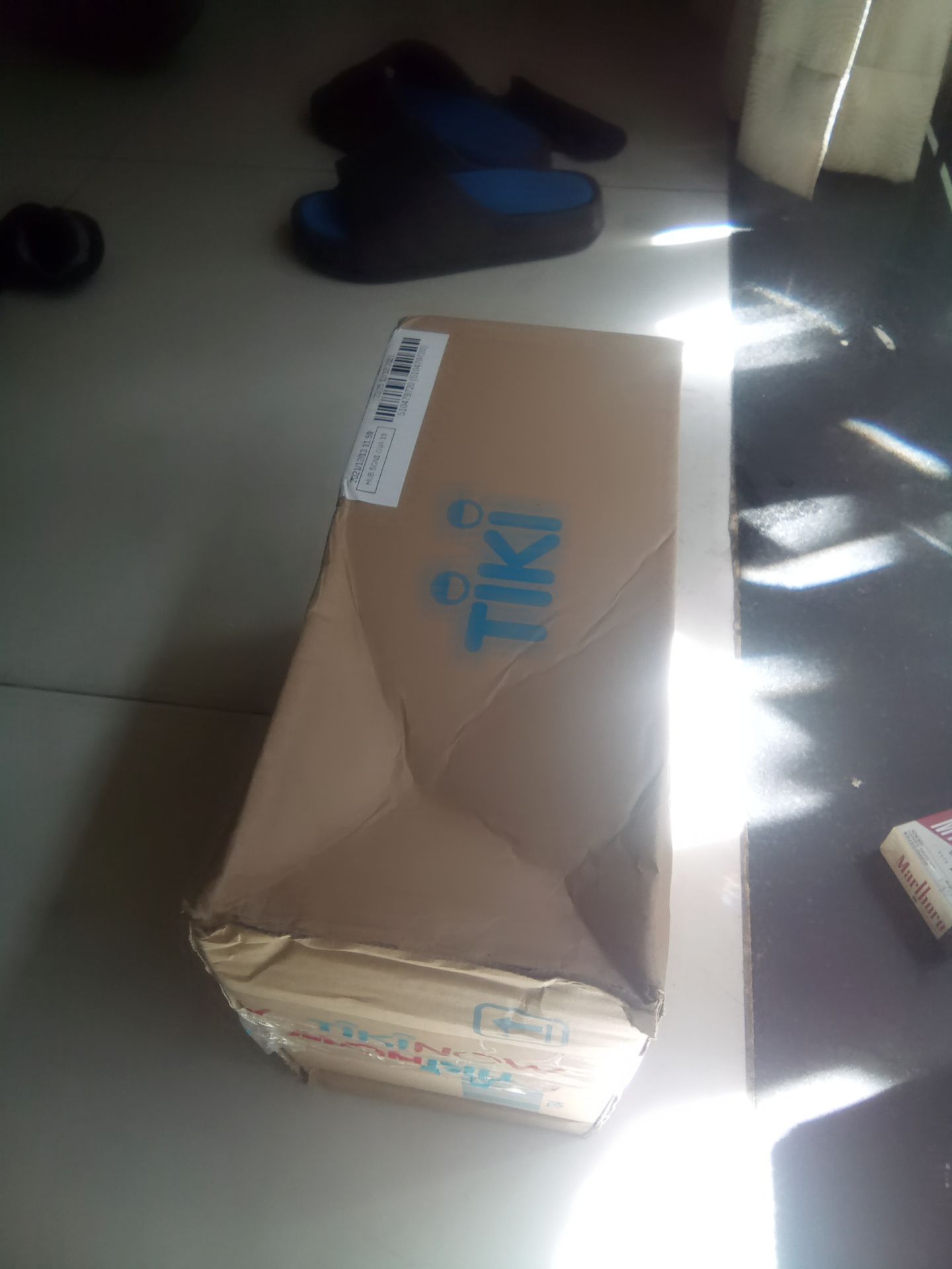 Gối có rách chút, nhưng dùng thấy êm và ổn,rất thoải mái, người ngủ gối thấp rất thích hợp loại này, chiều cao bề cao (10cm) khi nằm sẽ lún xuống còn khoảng 6-7cm, tôi đã đặt mua cái thứ 2, shop lưu ý giúp đợt giao này.