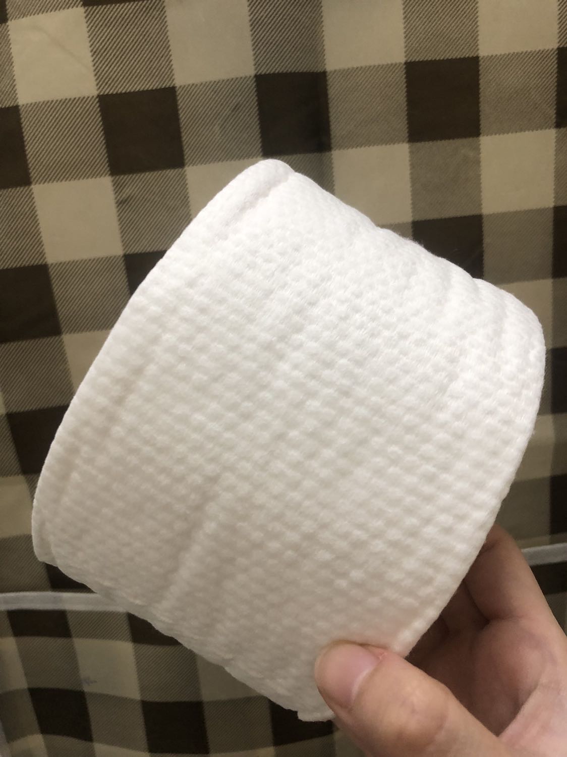 giao hàng nhanh, đóng gói đẹp. sẽ ủng hộ shop dài dài dài hàng rất chất lượng, giá ổn áp . Khăn mặt khô tiện lợi