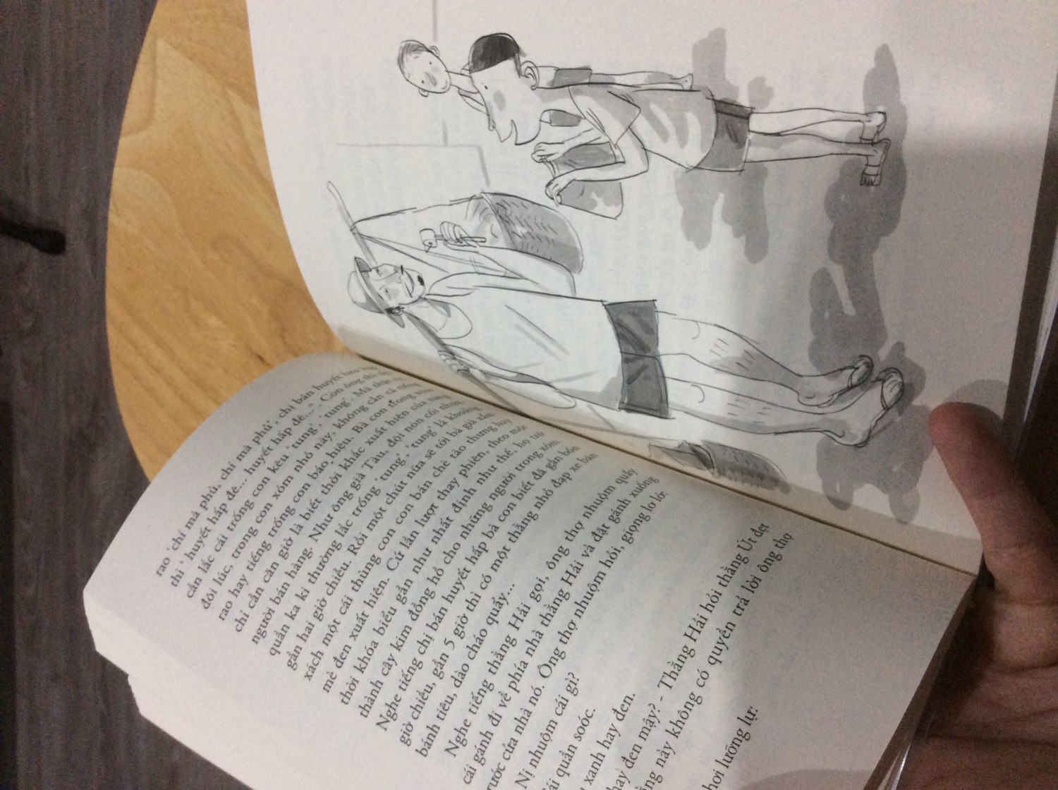 Vô tình biết đến tác phẩm này và không khỏi nhiều lân bật cười khi đọc. Lối văn phong dí dỏm hài hước nhưng cũng thân mật gần gũi làm người đọc, nhất là những người con Sài Gòn, không ít lần cảm thấy bồi hồi xúc động. Đây là một cuốn sách dễ đọc, dễ cười và dễ cho người ta nhiều hoài niệm về một Sài_Gòn_hồi_đó.