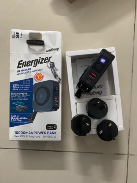 Thiết kế đẹp, màu sắc bắt mắt. Chất lượng tốt, giao hàng đúng hẹn. Đóng gói cẩn thận.