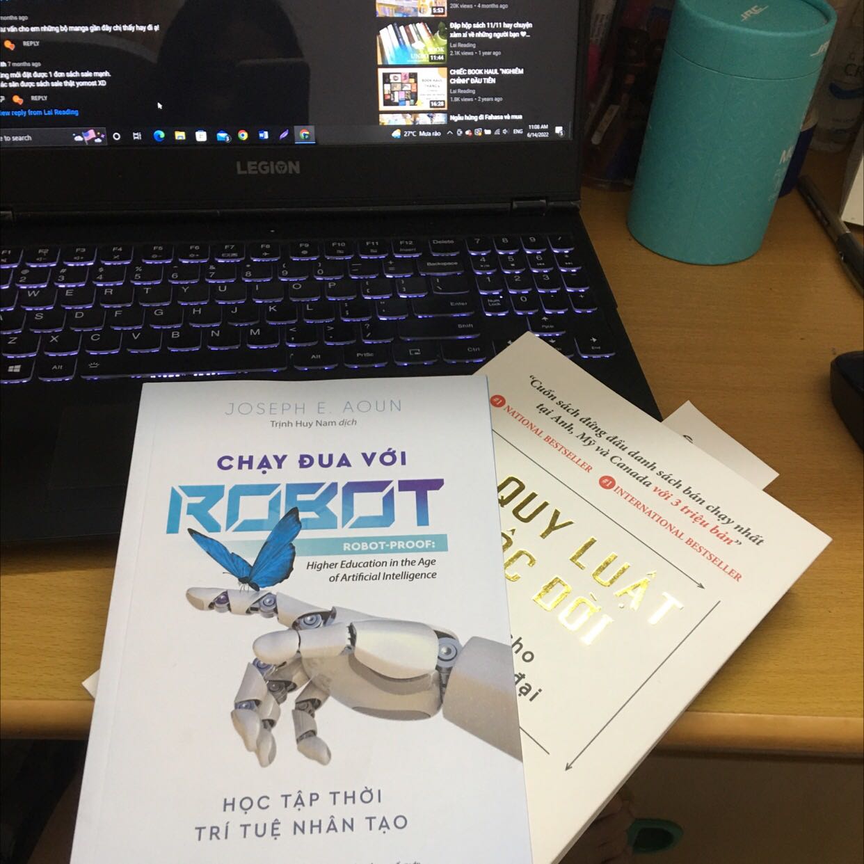 Sách của Jordan Peterson thì hay khỏi bàn r. Còn đc tặng thêm bookmark vs thêm 1 cuốn sách tặng nữa. Ncl rất hài lòng ạ