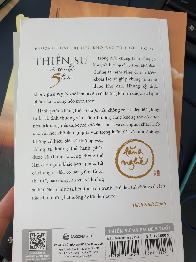 sách đẹp chất lượng. về nội dung thì cảm nhận cá nhân là: sách của tác giả Thích Nhất Hạnh có nhiều điều giống nhau, nội dung lặp đi lặp lại trong các quyển nhưng những điều tốt đẹp đó đọc càng nhiều cũng như chúng ta càng thấm, càng suy ngẫm, càng thực tập thì càng tốt nên mỗi ngày đọc vài trang trong các quyển ấy là thấy nhẹ nhõm để bắt đầu 1 ngày mới.