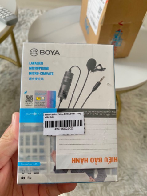 Sản phẩm đóng gói chắc chắn, có bao đựng khá tiện. Các bạn xài iphone thì cần mua thêm bộ chuyển lighting sang 3.5 nữa để có thể cắm vô đt được.

Về chất lượng thu mình cảm thấy ko trong và rõ bằng dùng iphone thu trực tiếp. Môi trường mình thử nghiệm trong phòng ko có tạp âm.