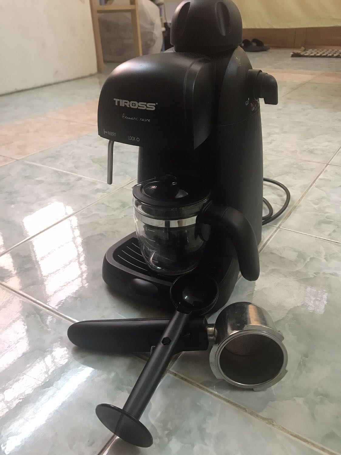 Máy pha cà phê rất thơm. Đặc biệt là lớp cream màu đẹp. Hiện tại do nhu cầu của mình sử dụng ít (mới sử dụng 5 lần) nên ai có nhu cầu mua máy này mình để lại giá tốt.