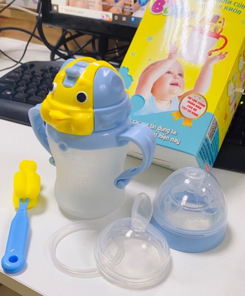 Chất liệu tốt hàng dùng oke. Hàng đẹp mẫu mã dễ thương. Bình mềm