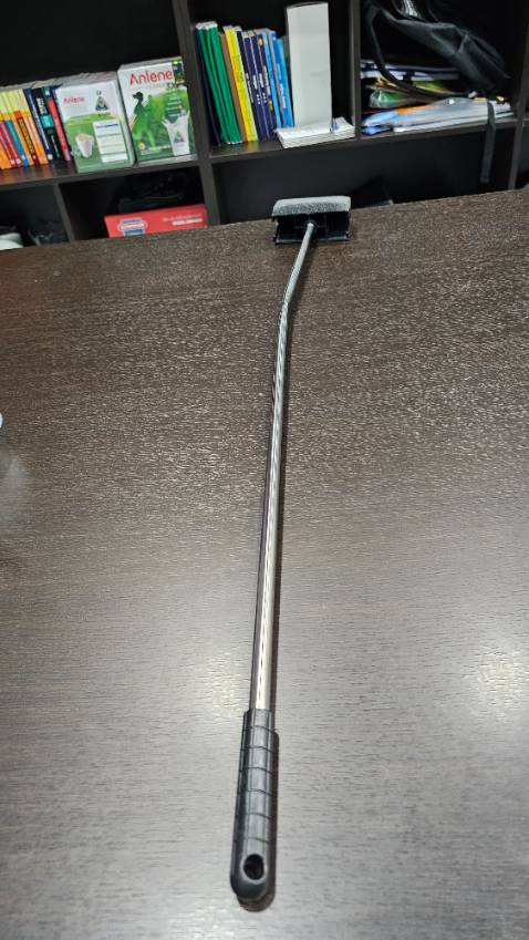 Đèn không cháy, gậy lau thì bị gẫy. Mua 3 món mà hết 2 món không sử dụng được.