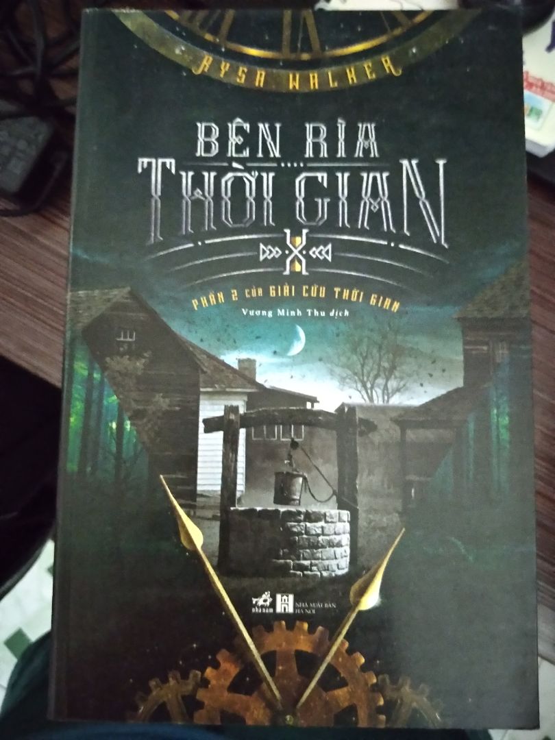 giao hàng nhanh, sách hơi bụi chắc nằm kho lâu quá, thiết kế bìa đẹp