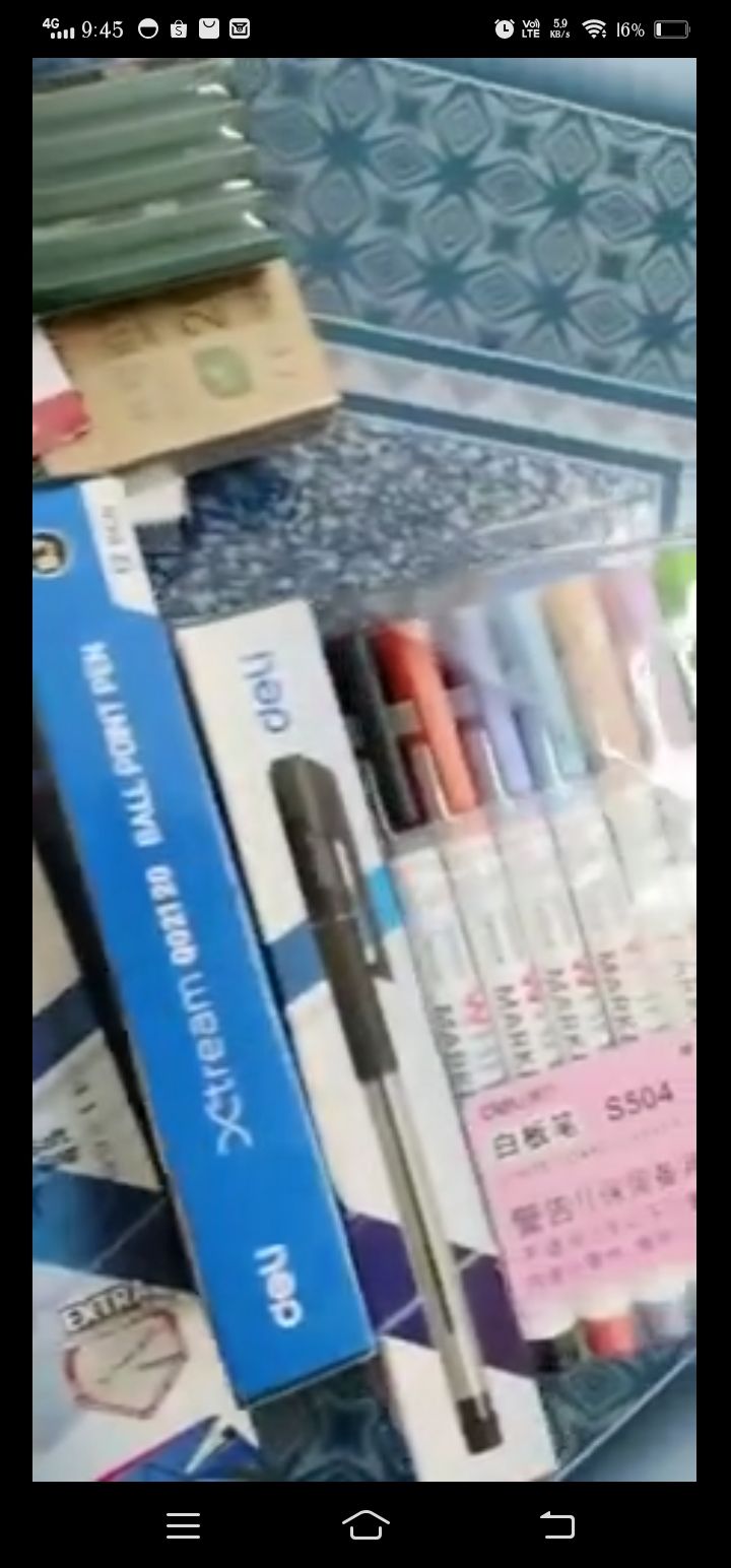 Shop giao thiếu kệ sách ?? . Trong khi m mong mỏi có 2 cái kệ bút để bút. giờ 1 đống bút còn kệ thì k biết shop giải quyết ntn? Shop giao thiếu kệ sách ?? . Trong khi m mong mỏi có 2 cái kệ bút để bút. giờ 1 đống bút còn kệ thì k biết shop giải quyết ntn?