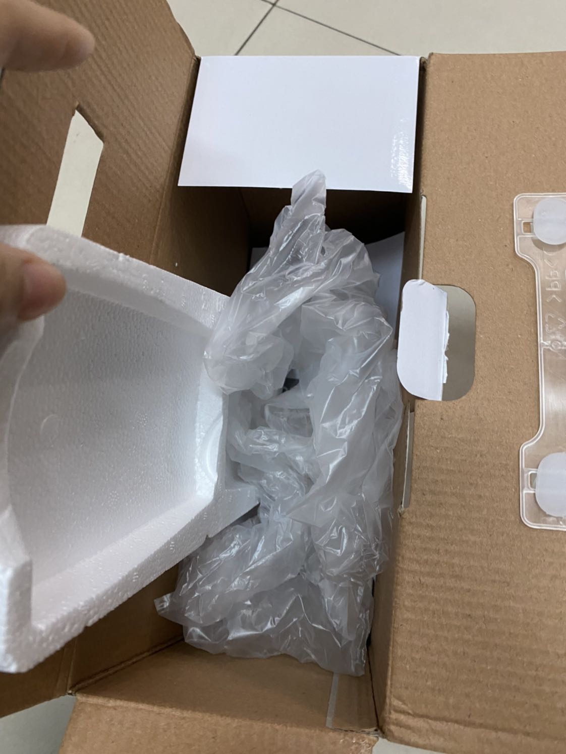 Giao hàng chắc chắn , do thời mưa qấn bọc kĩ, loa nghe rất mượt k rè , máy y như hình