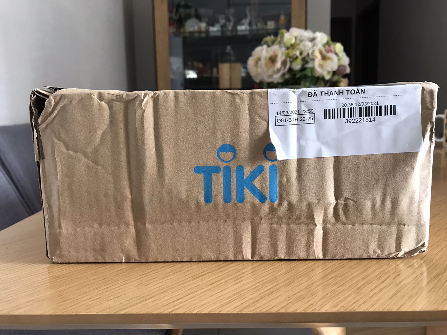 Tiki giao sách nhanh, sớm 1 ngày, sách đóng gói cẩn thận và bọc BookCare tốt. Cám ơn