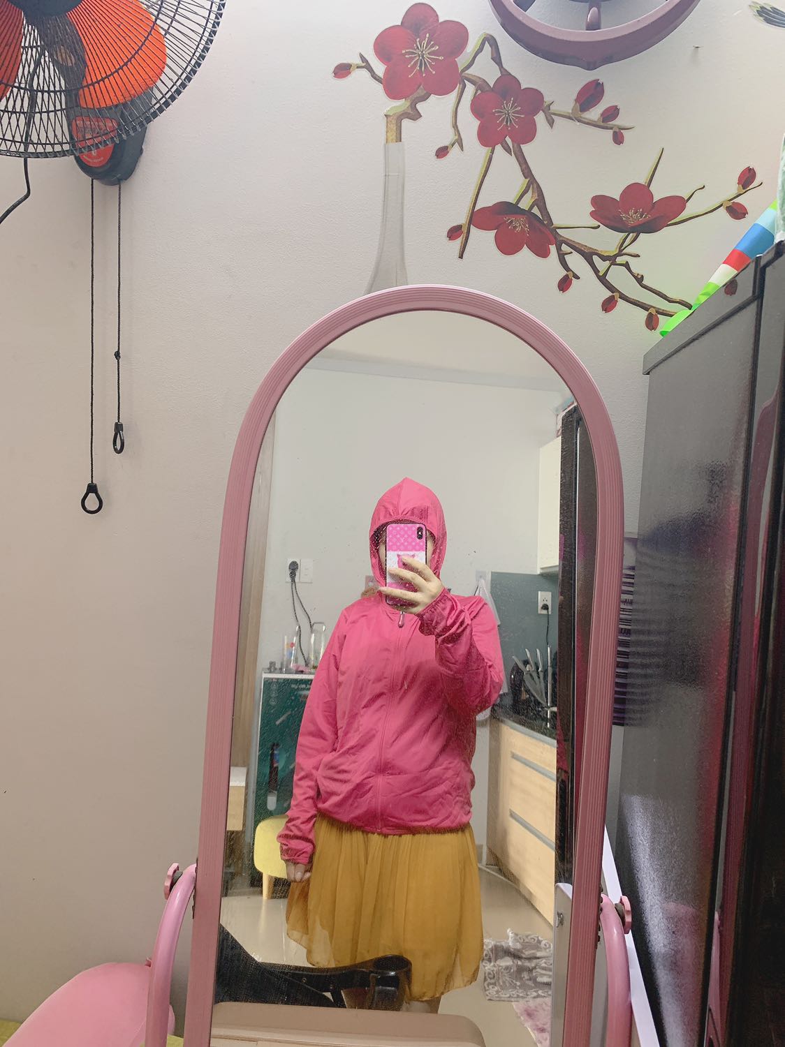 Áo phom đẹp, màu sắc y hình, mặc nhẹ, mát, mình rất ưng ý. Tối tối mặc khoác đi chơi cũng rất teen nha