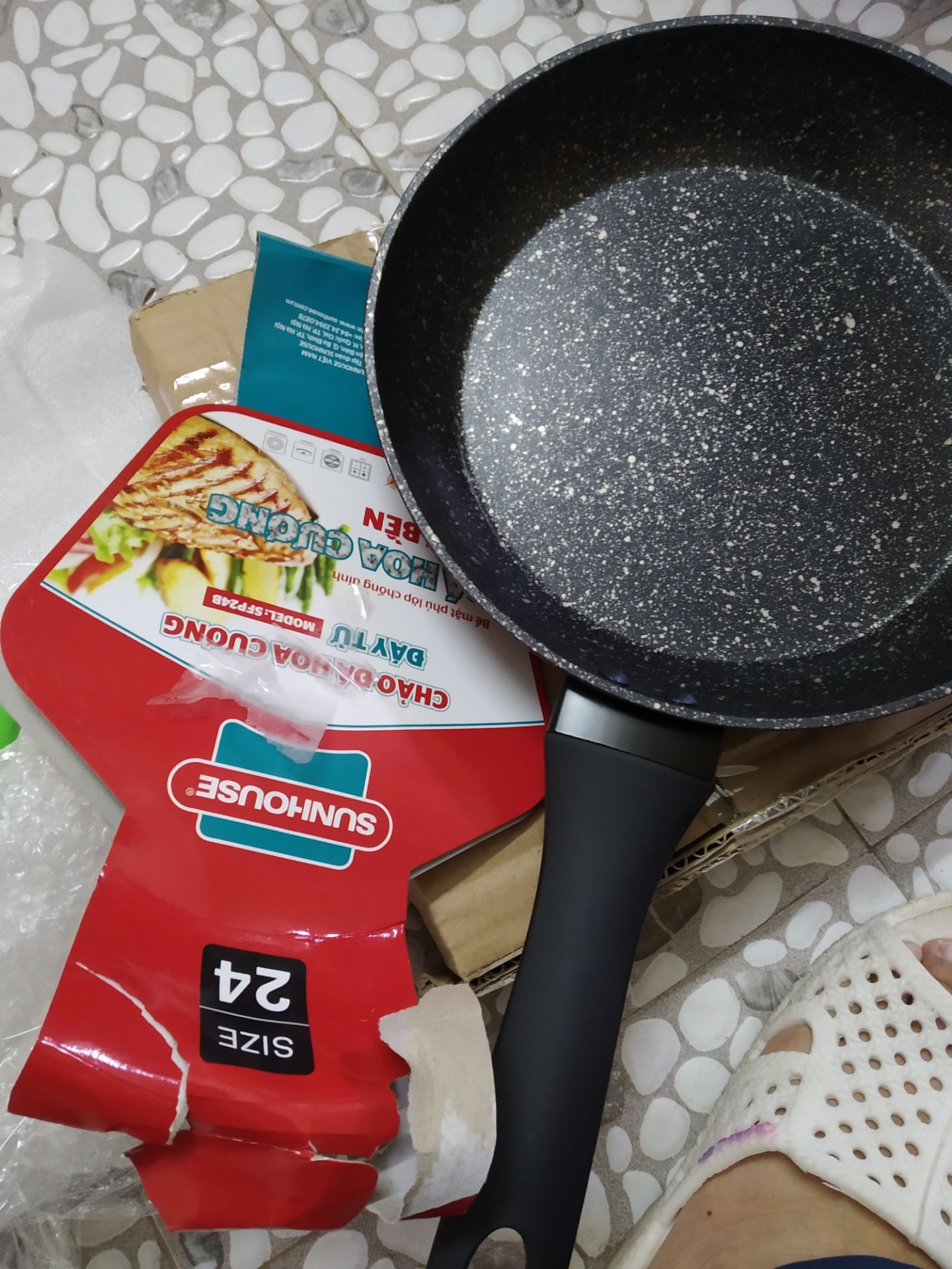 sản phẩm chính hãng, tuy có mất thời gian đổi trả nhưng rất hài lòng về shop cũng như cách chăm sóc khách hàng của tiki.